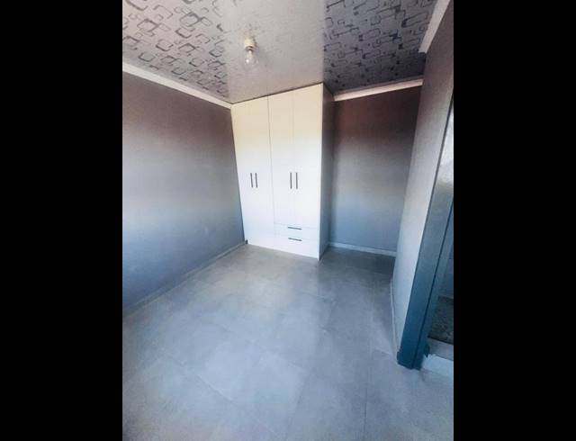 1 BEDROOM PROPERTY TO RENT IN ZAKARIYYA PARK